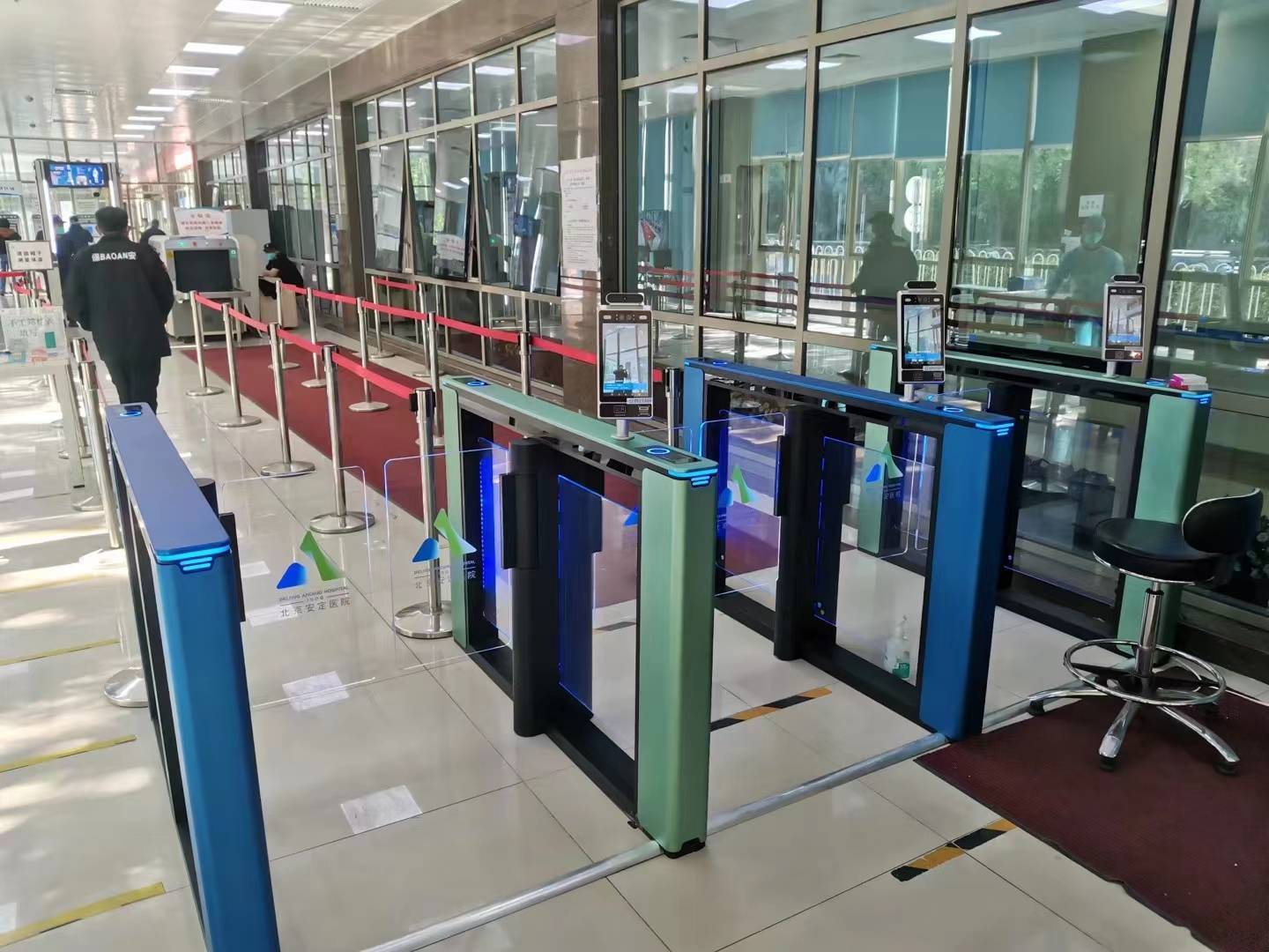 醫院出入口管理升級，健康碼智能核驗閘機了解下！