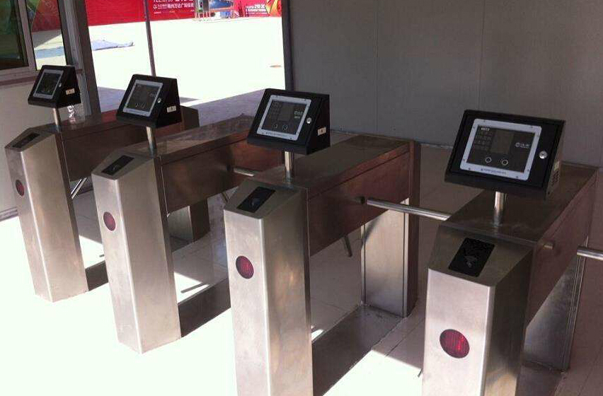 深圳閘機廠家分享人臉識別系統閘機在景區的應用將成為趨勢