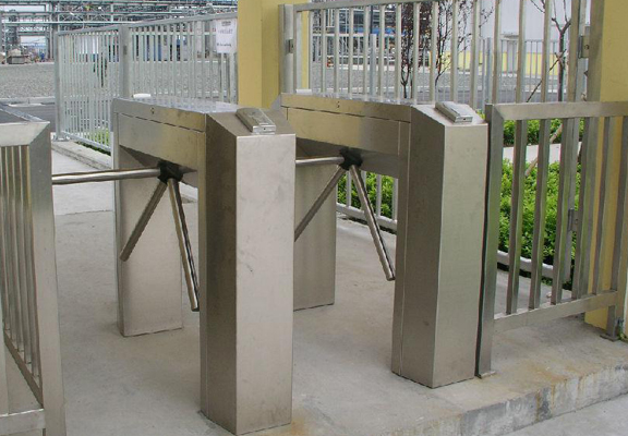 輥閘與智能翼閘有什么區別?