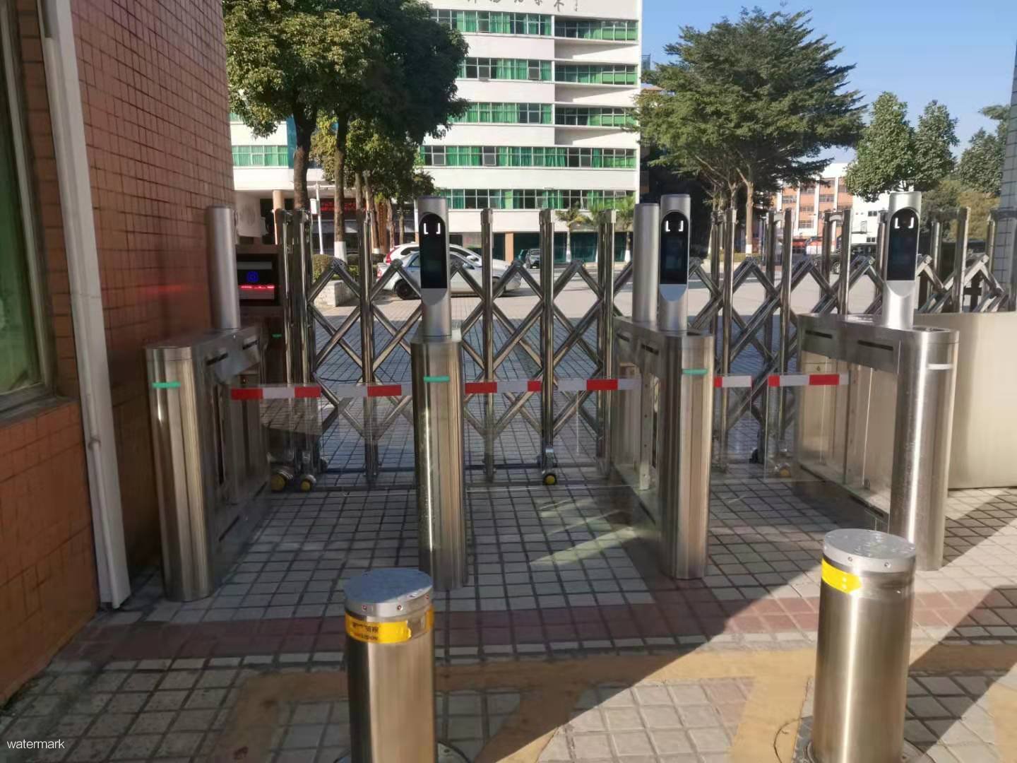 東莞鳳崗中心小學人臉識別+小擺閘案例