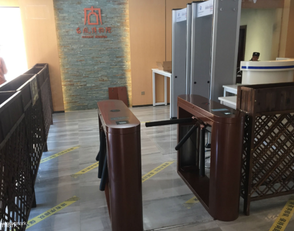 三輥閘機的功能特點與保養方法