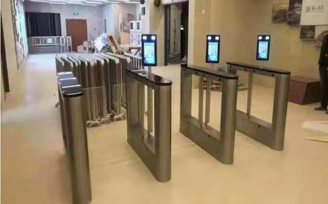 小區安防離不開人臉識別門禁系統