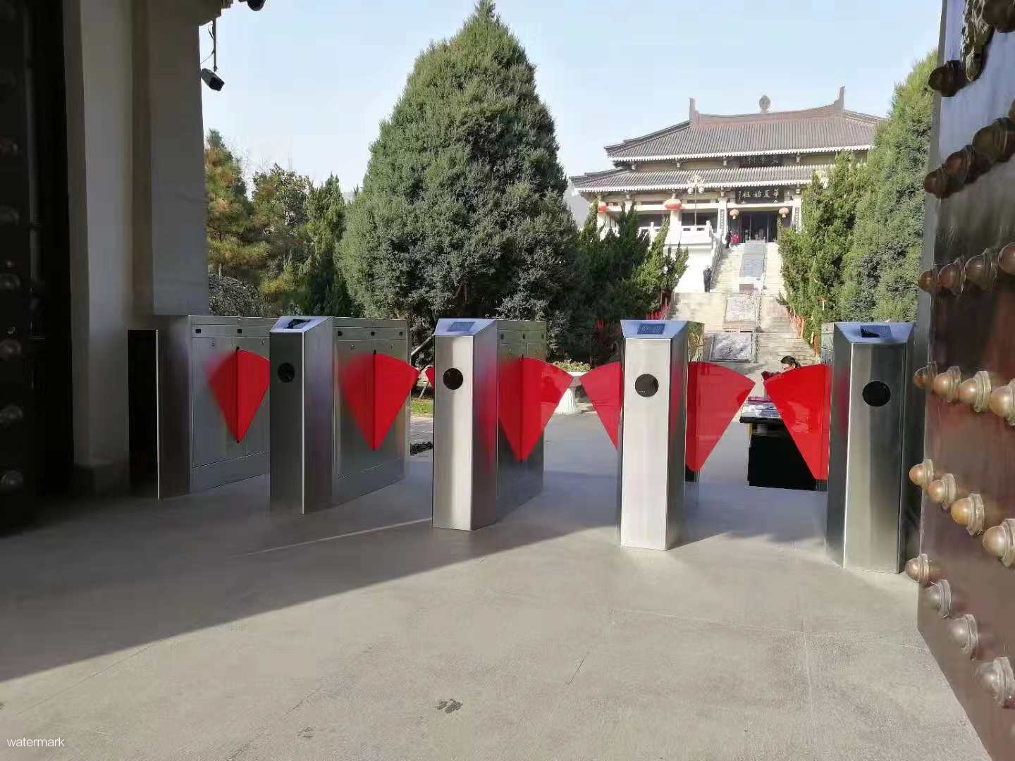 旅游景區驗票門禁閘機如何選