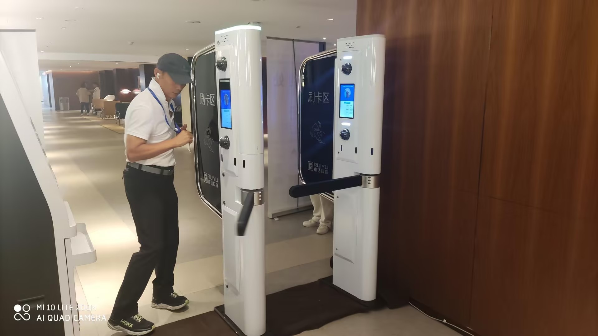 滑雪場自助檢票閘機的應(yīng)用分析