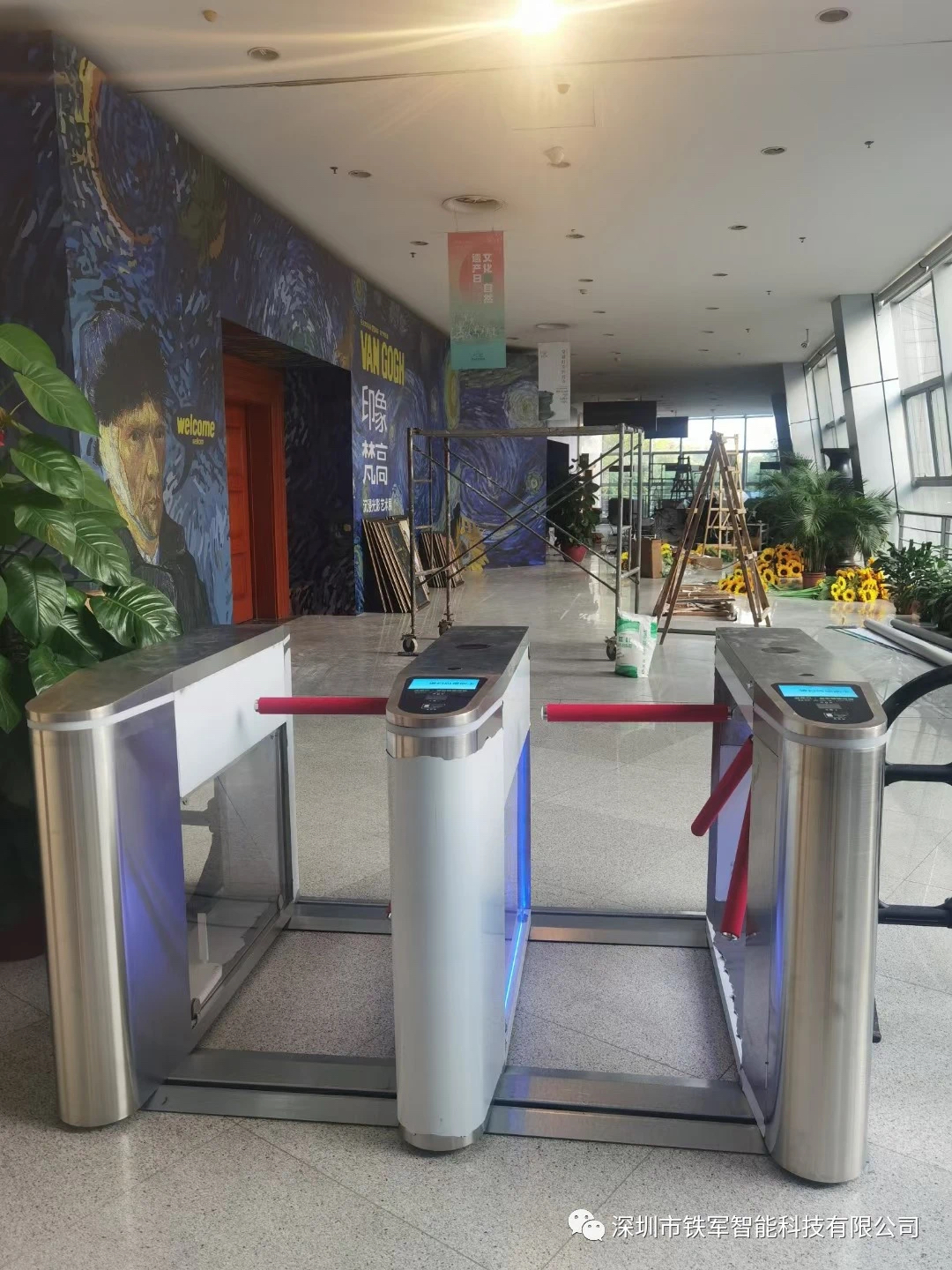 從人工檢票到智能通行：景區(qū)自助智能檢票三輥閘閘機如何提升通行效率？