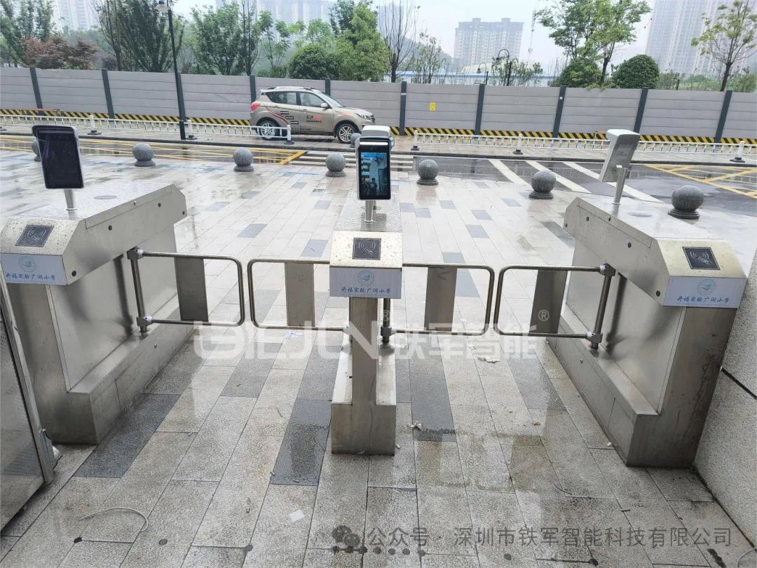 人臉識別+活體檢測：校園閘機的