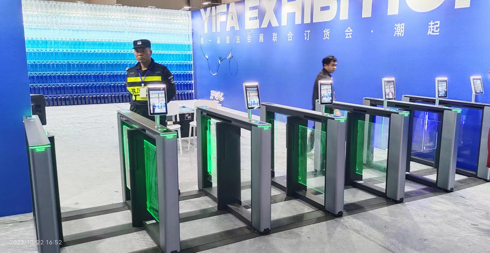 安裝小區校園景區寫字樓人行通道閘找哪家靠譜？深圳鐵軍智能值得信賴