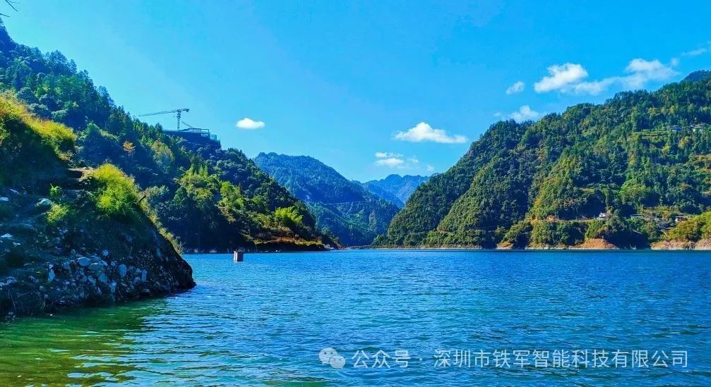 景區(qū)閘機檢票口品牌廠家：鐵軍智能憑軍工品質(zhì)與高端顏值成就標桿